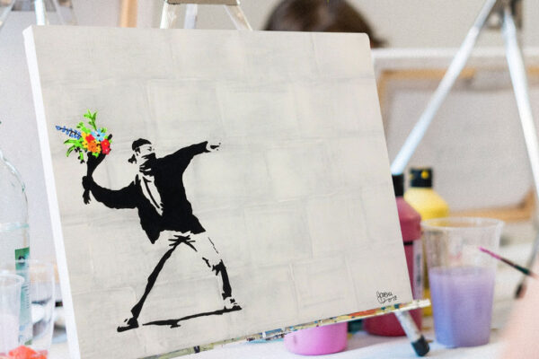 Paint-like-Banksy-Blumenstrausswerfer-600x400